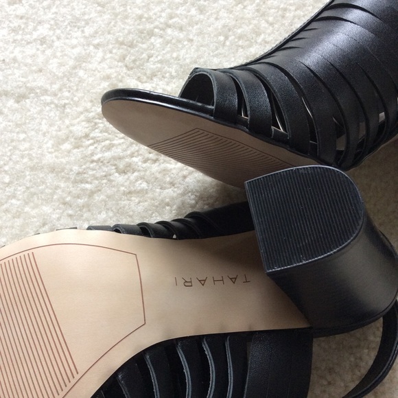 Tahari Leather Sandals Size 7, 7.5, 8, 8.5 - Picture 5 of 7